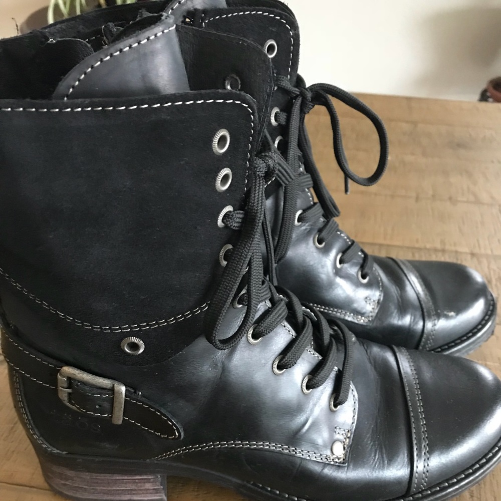 Taos Womens Boots